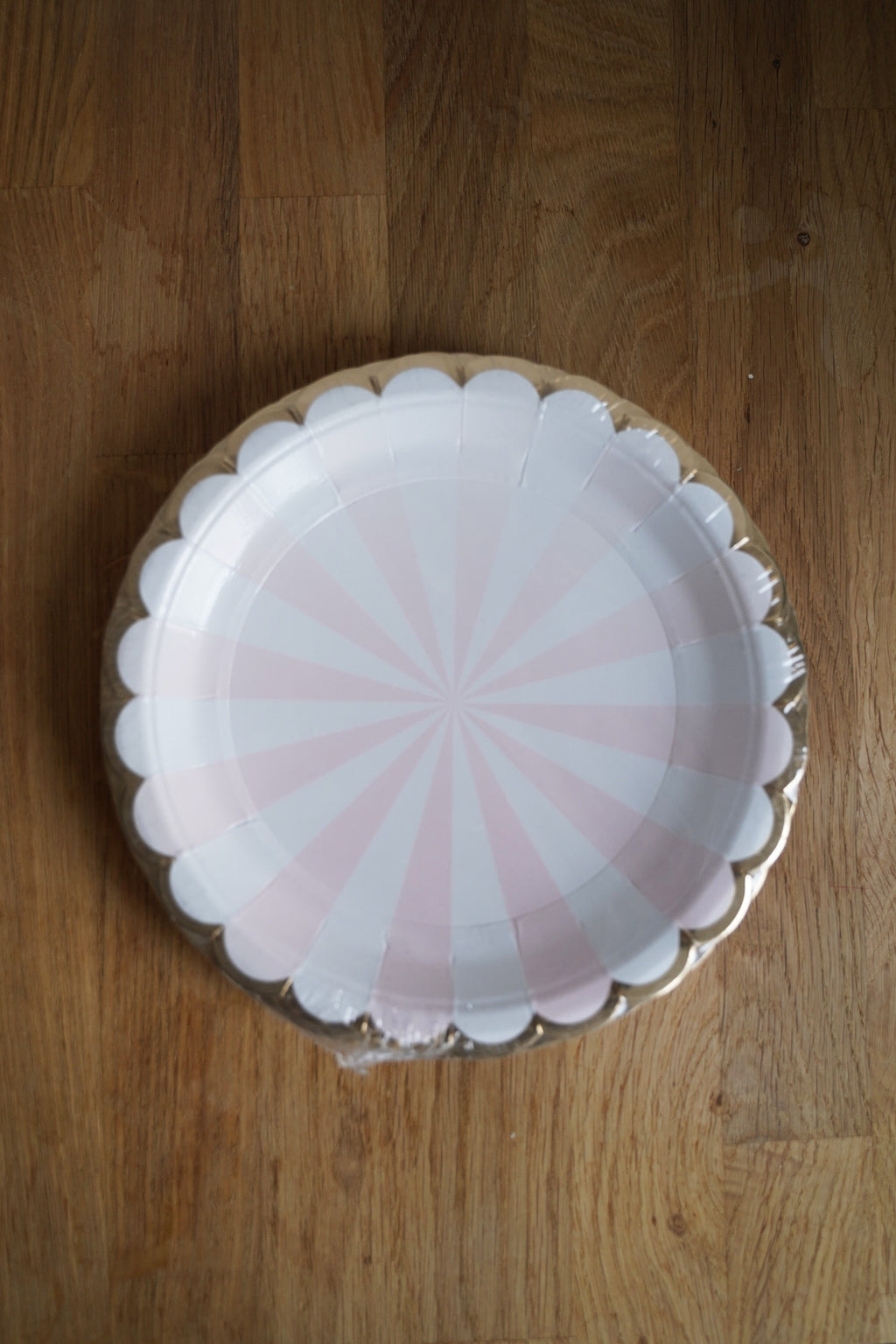 Popierinės lėkštės 8vnt.