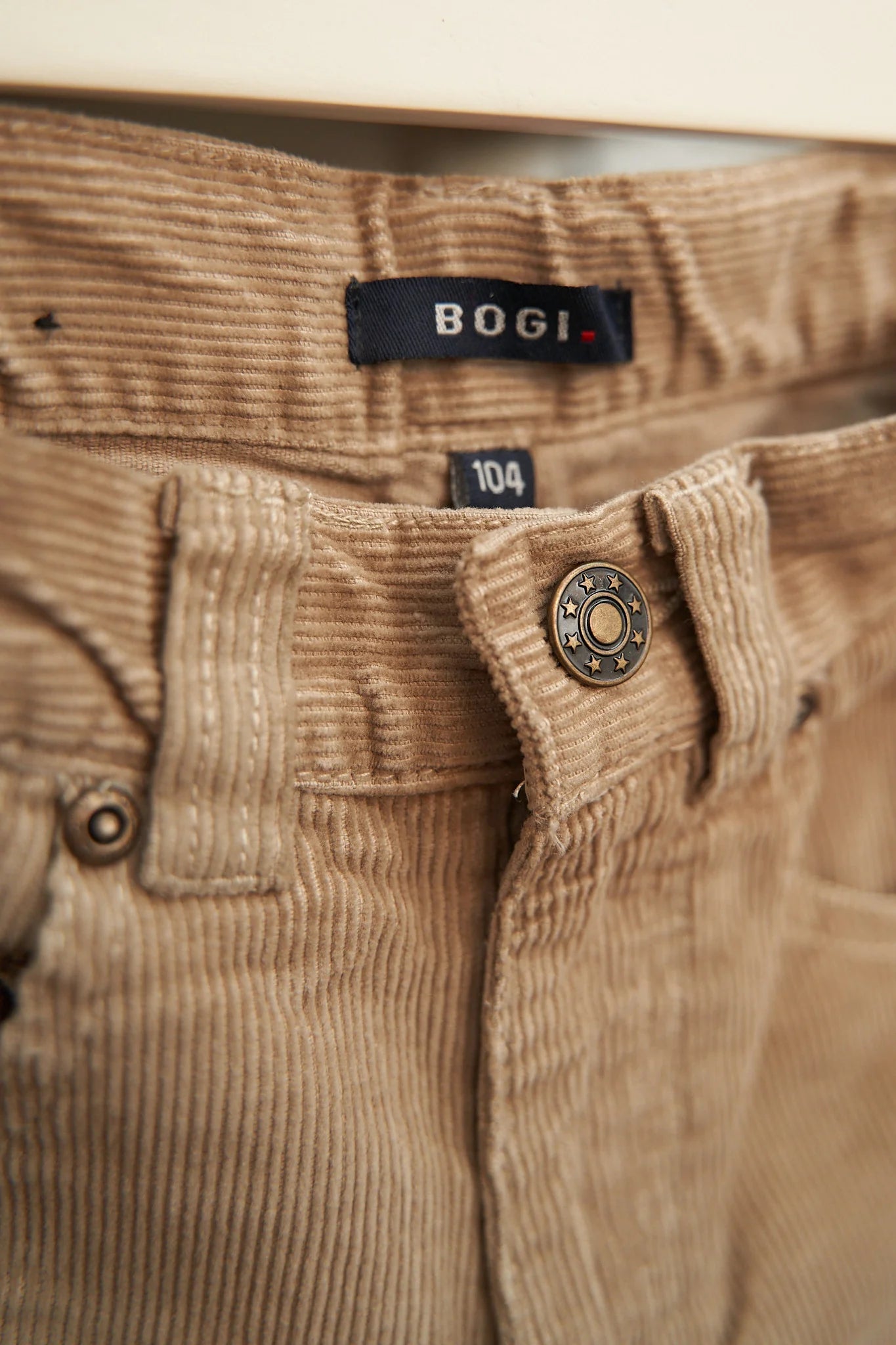 Striukė + marškiniai + kelnės 104 dydis