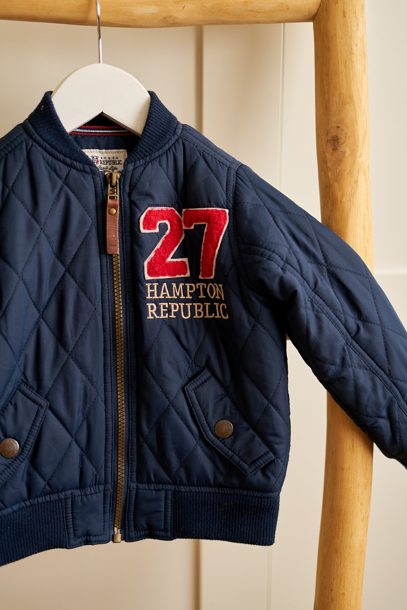 Striukė - HAMPTON REPUBLIC