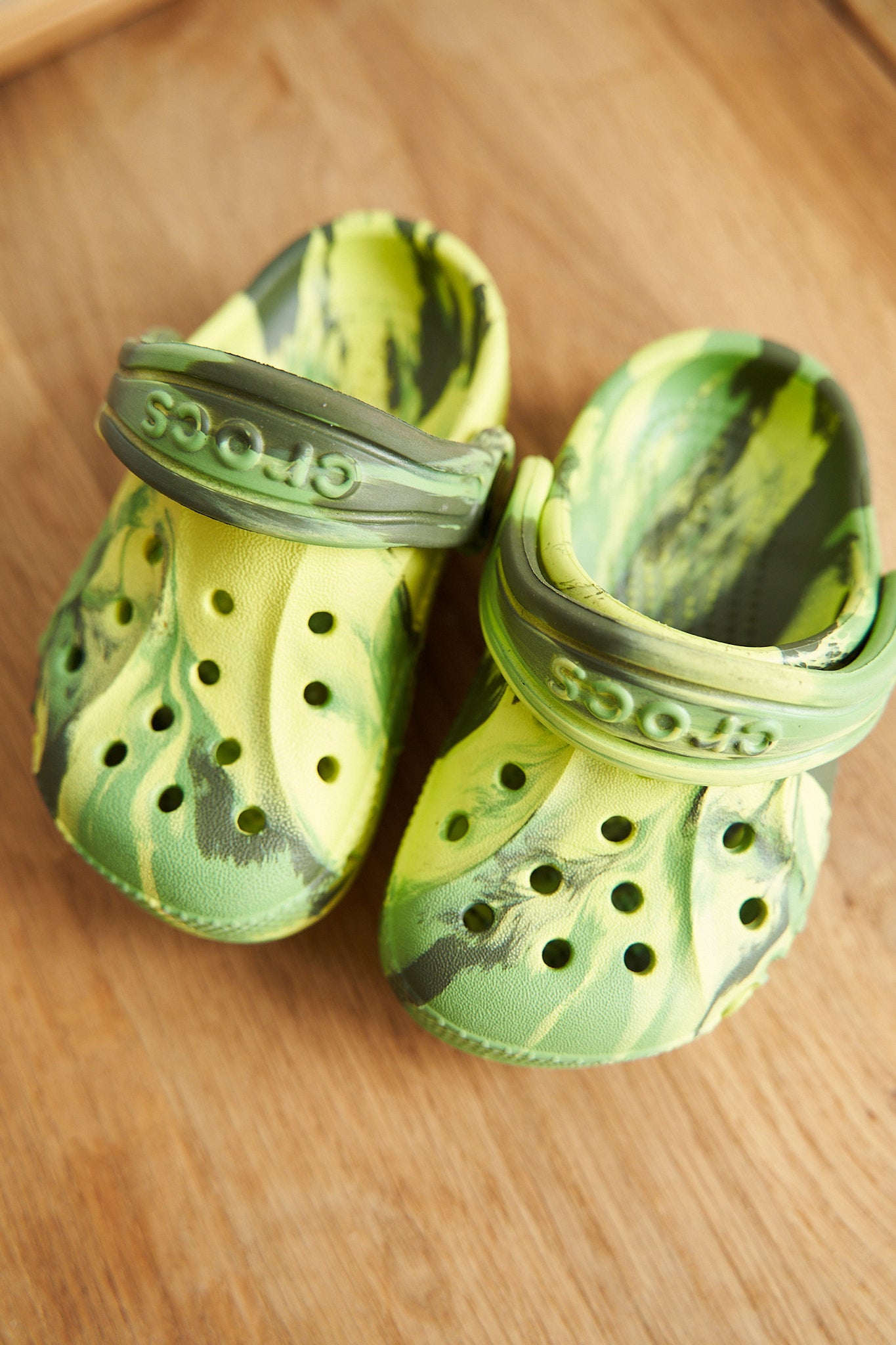 CROCS