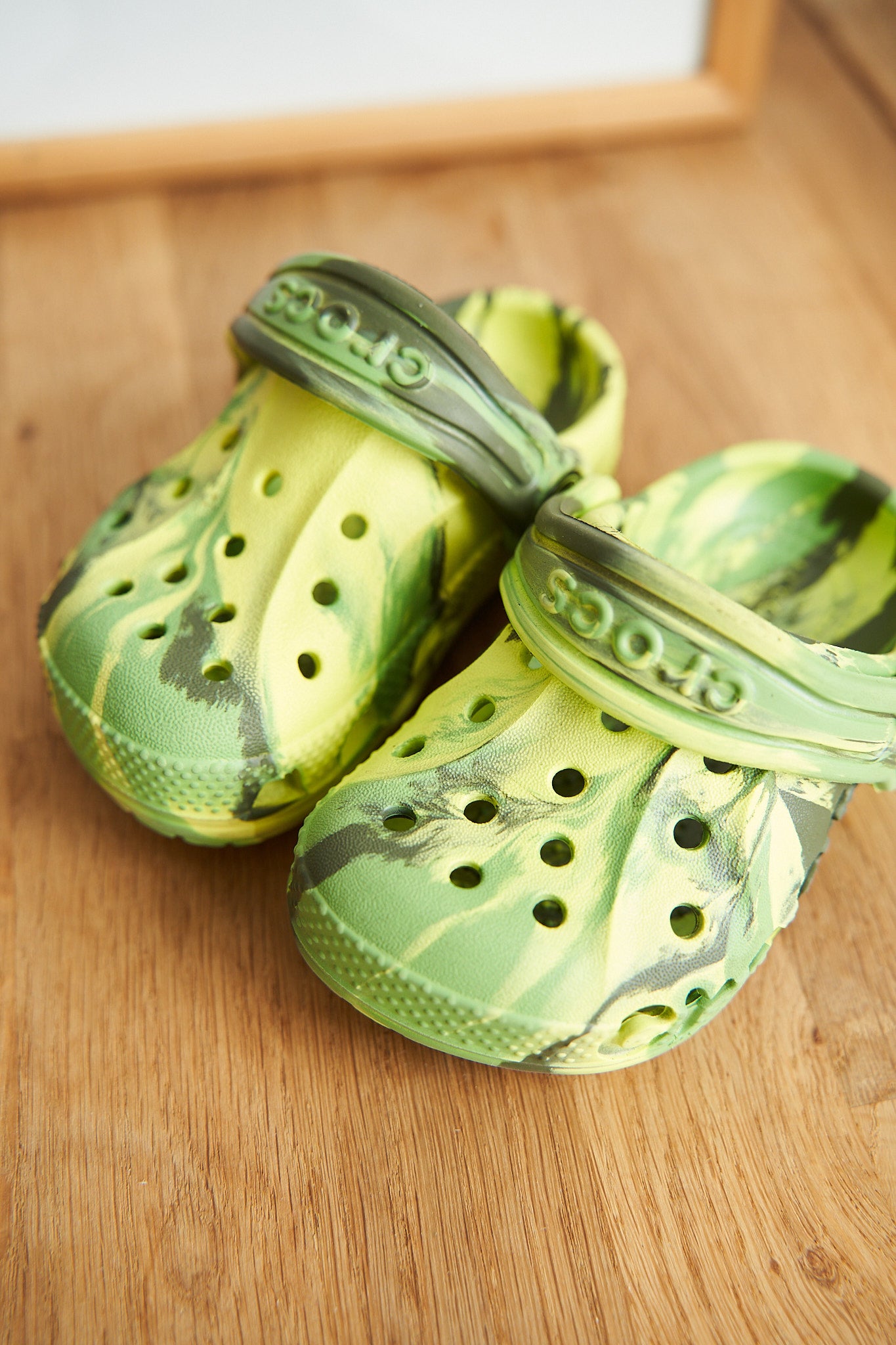 CROCS
